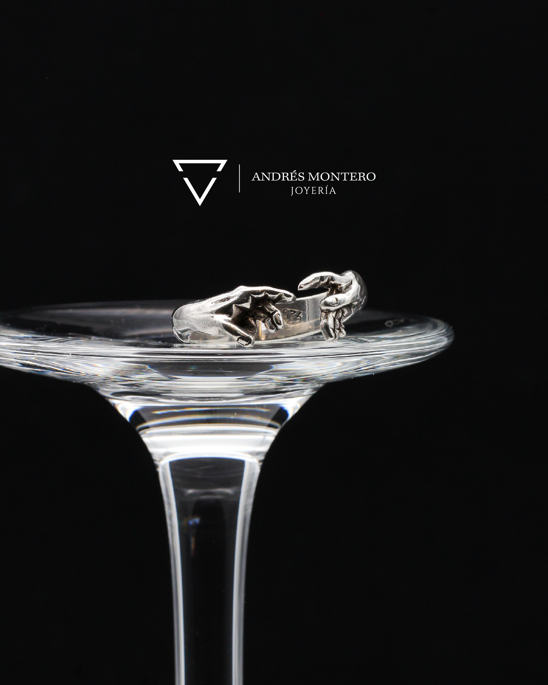 Anillo Solitario Lirio